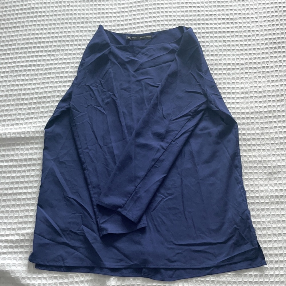 Long sleeves electric blue top